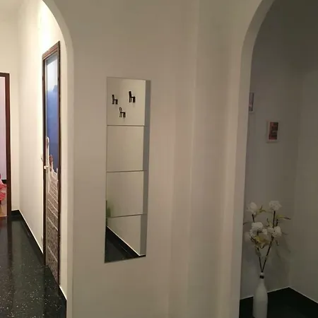 Ad Una Metro Dal Centro Genua Buitenkant foto